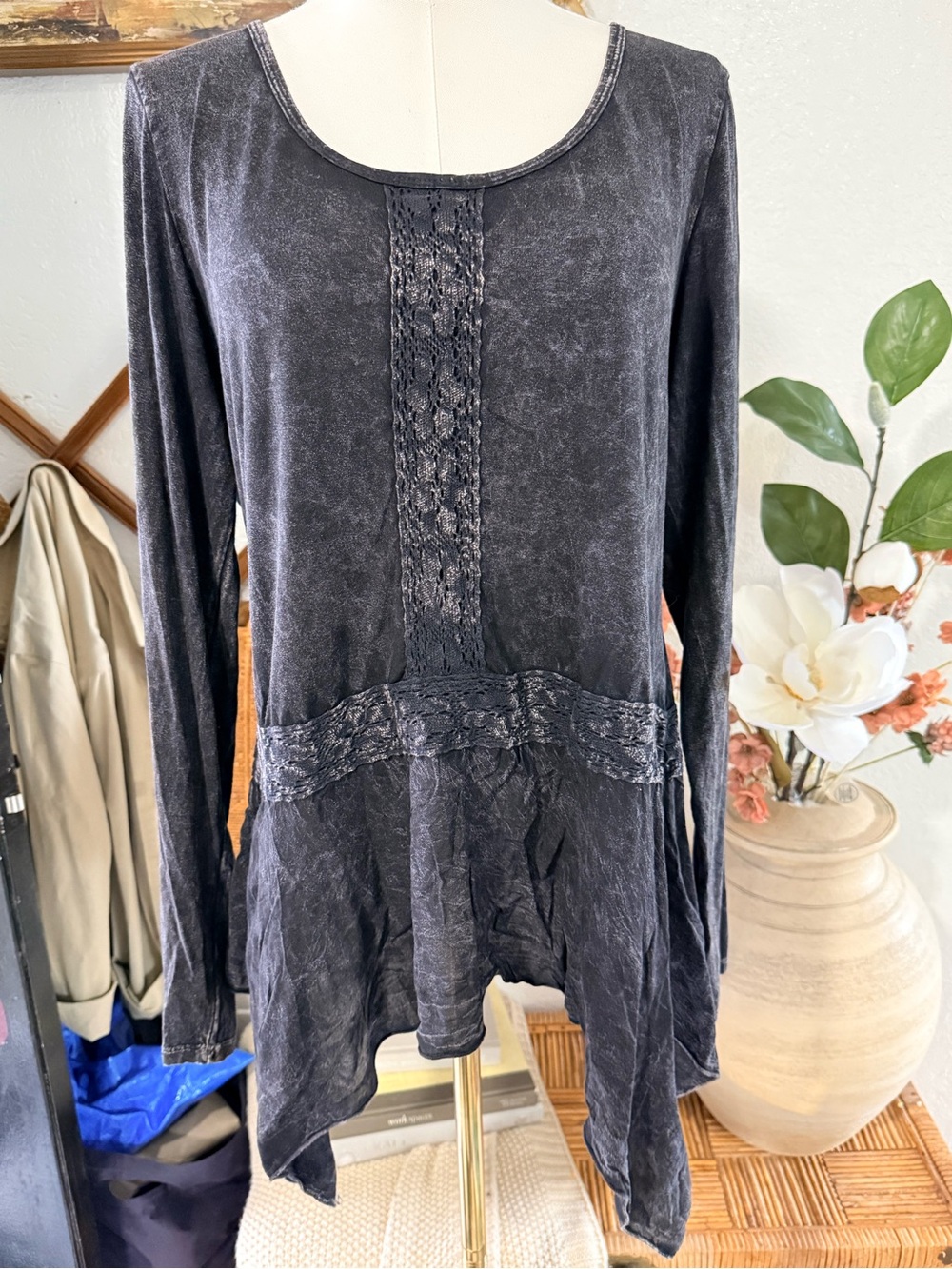 T Party Fashion Charcoal Gray Long Sleeve Lace Panel Tunic